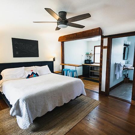 Left Coast Lodge - Pet Friendly Sisters Ngoại thất bức ảnh