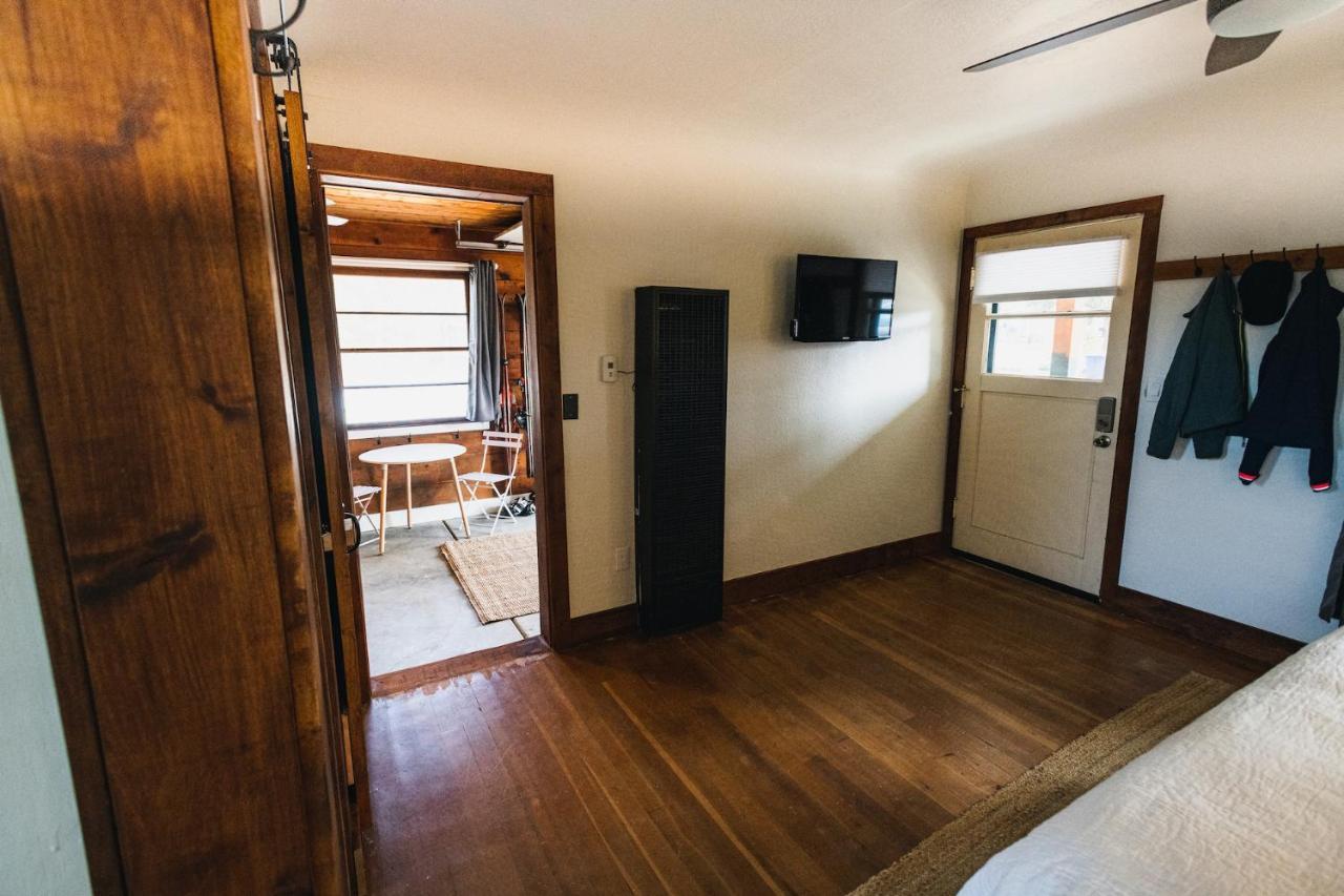 Left Coast Lodge - Pet Friendly Sisters Ngoại thất bức ảnh
