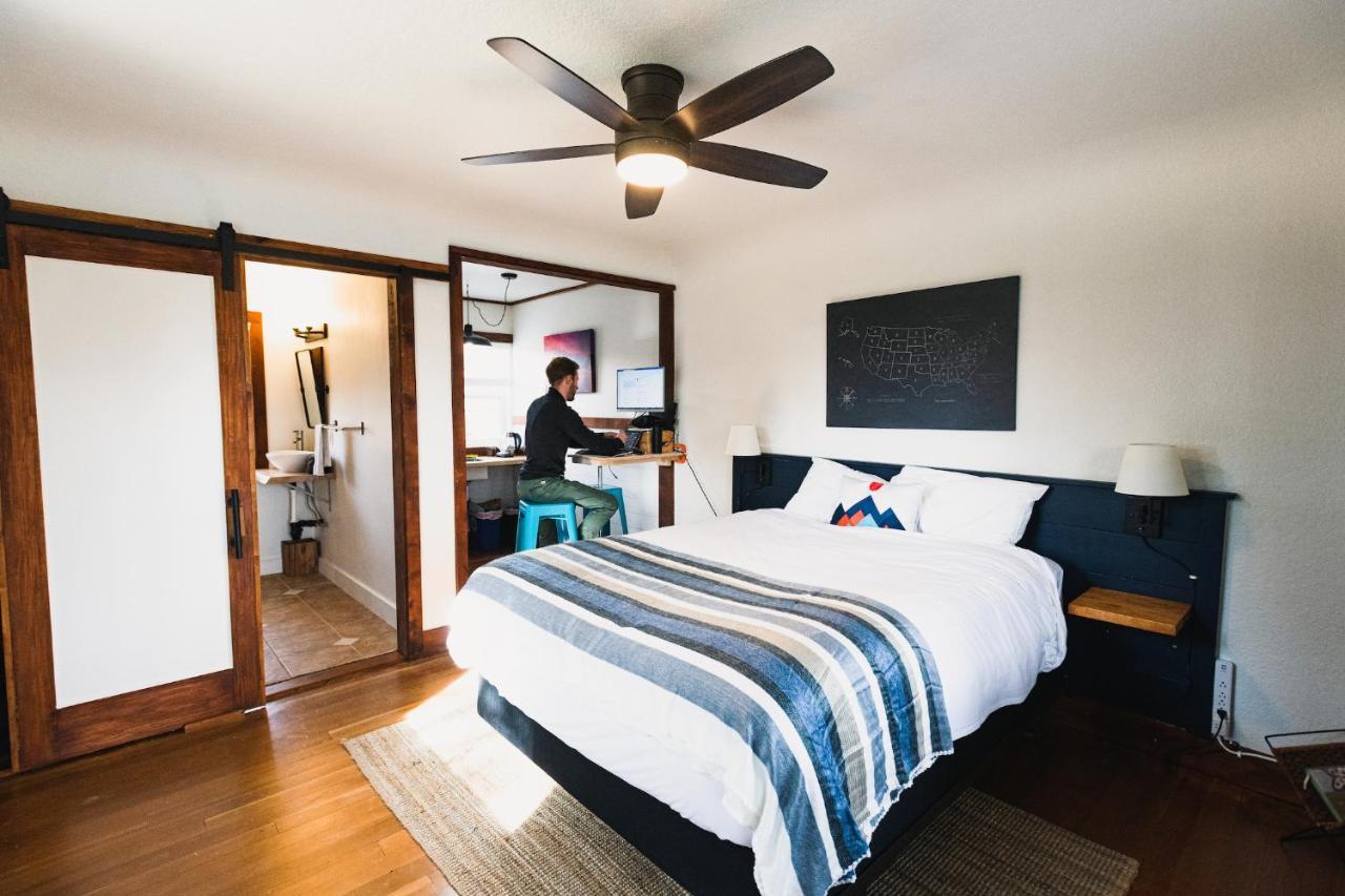 Left Coast Lodge - Pet Friendly Sisters Ngoại thất bức ảnh