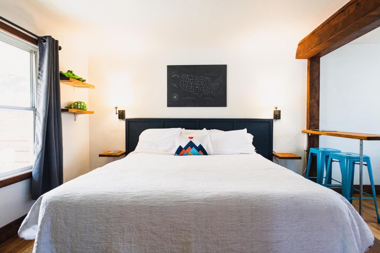 Left Coast Lodge - Pet Friendly Sisters Ngoại thất bức ảnh