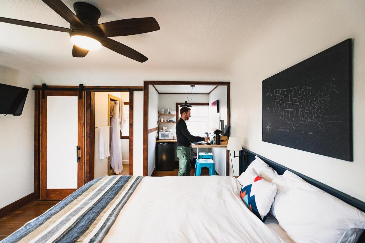 Left Coast Lodge - Pet Friendly Sisters Ngoại thất bức ảnh