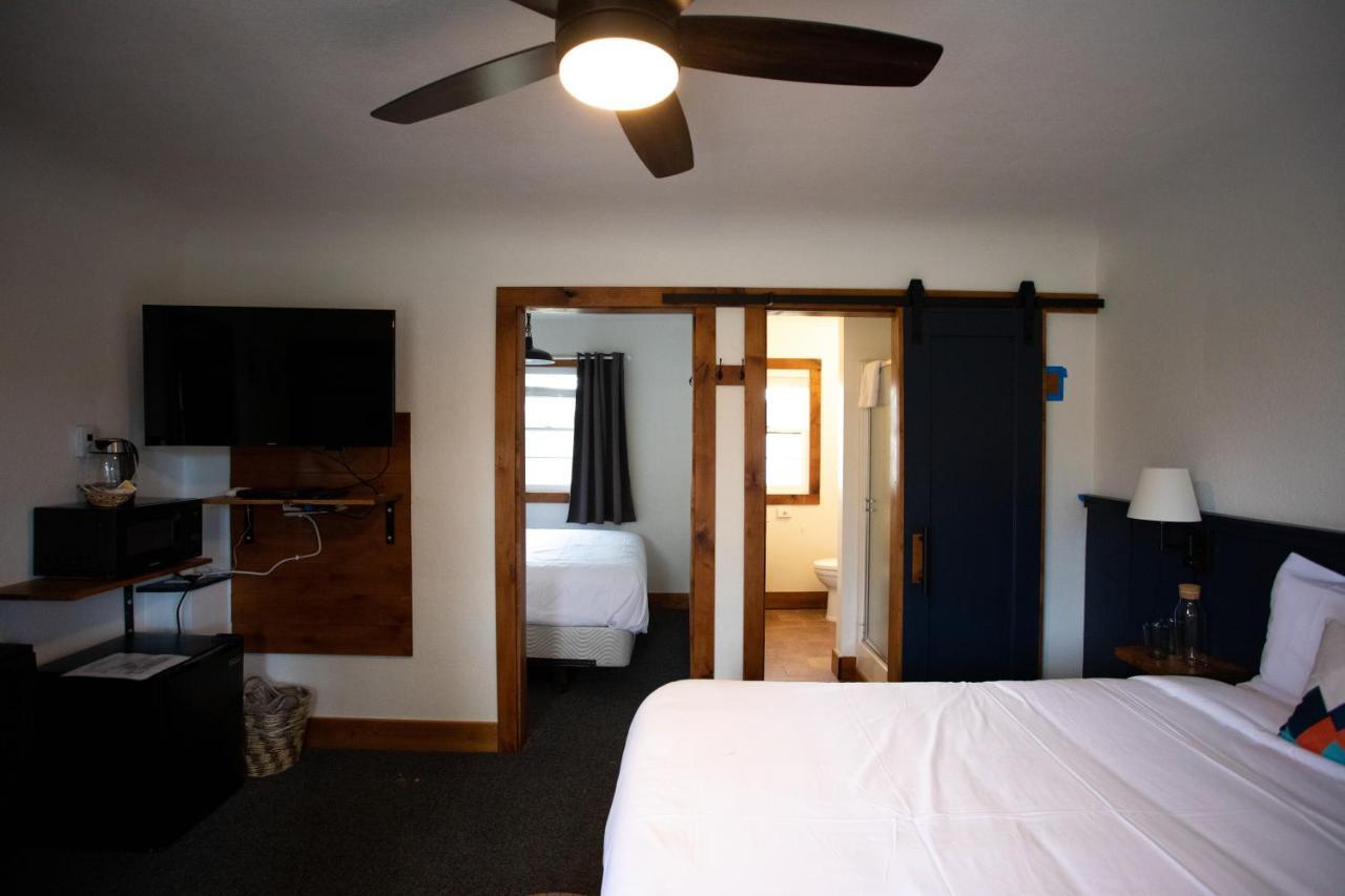 Left Coast Lodge - Pet Friendly Sisters Ngoại thất bức ảnh